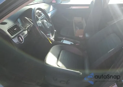 2012 Volkswagen Passat Se z USA, uszkodzony, nr VIN 1VWBM7A39CC058512